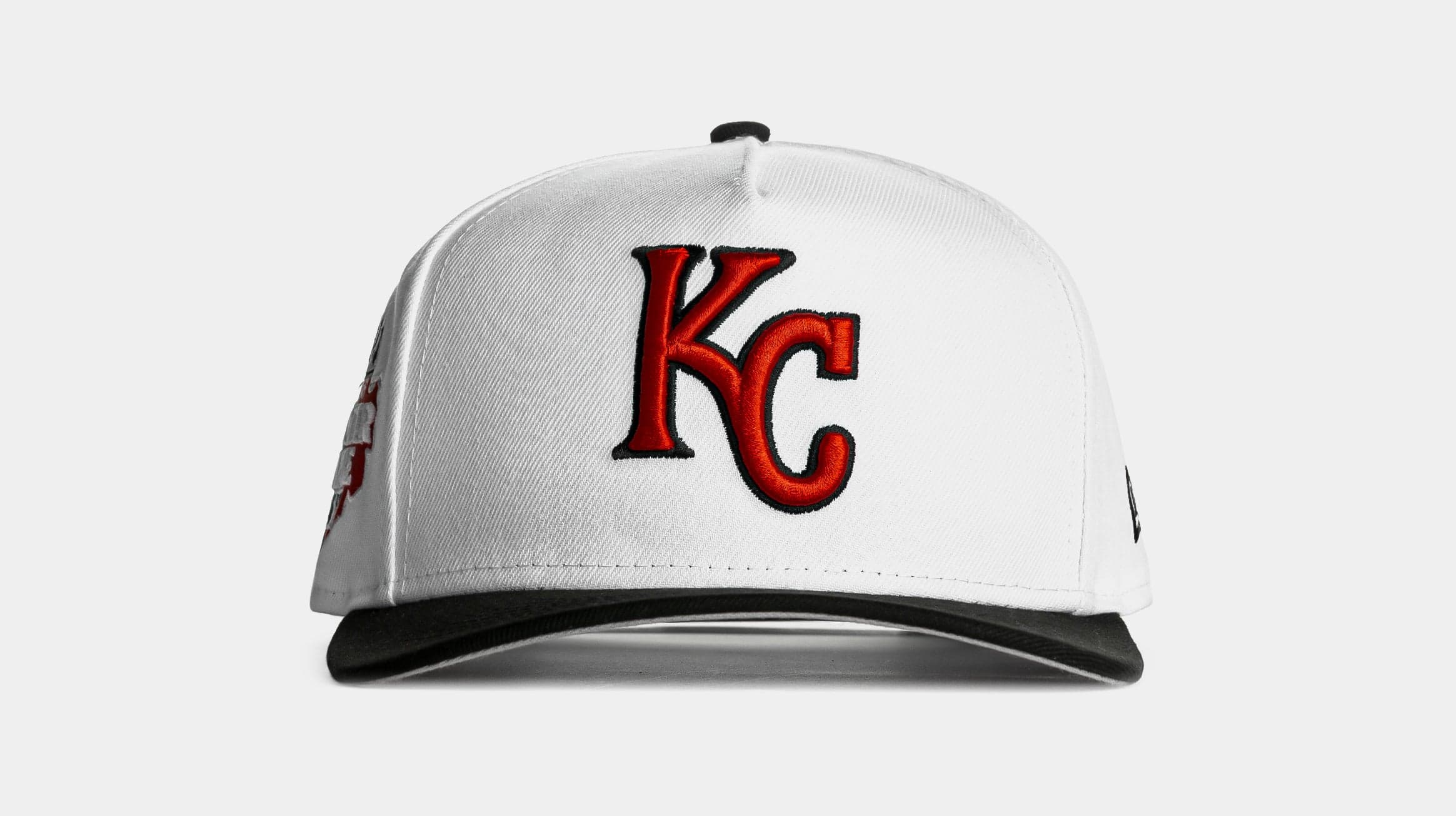 Shoe Palace Exclusive Two-Tone Contrast Stitched Kansas City Royals 9Fifty Snapback Mens Hat (White/Black)