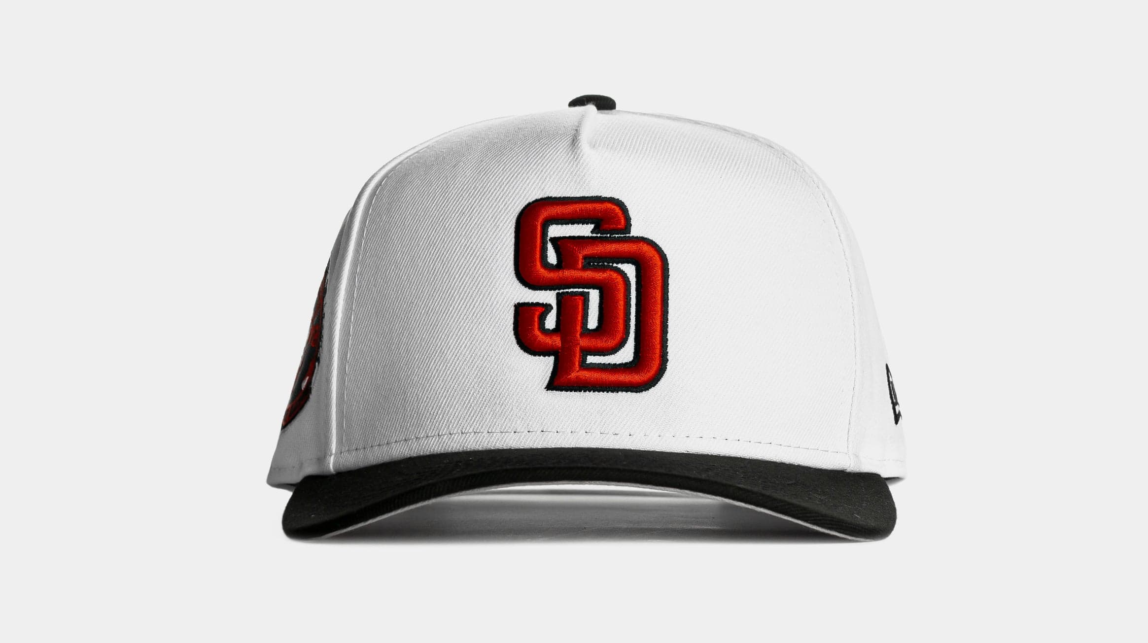 Shoe Palace Exclusive Two-Tone Contrast Stitched San Diego Padres 9Fifty Snapback Mens Hat (White/Black)