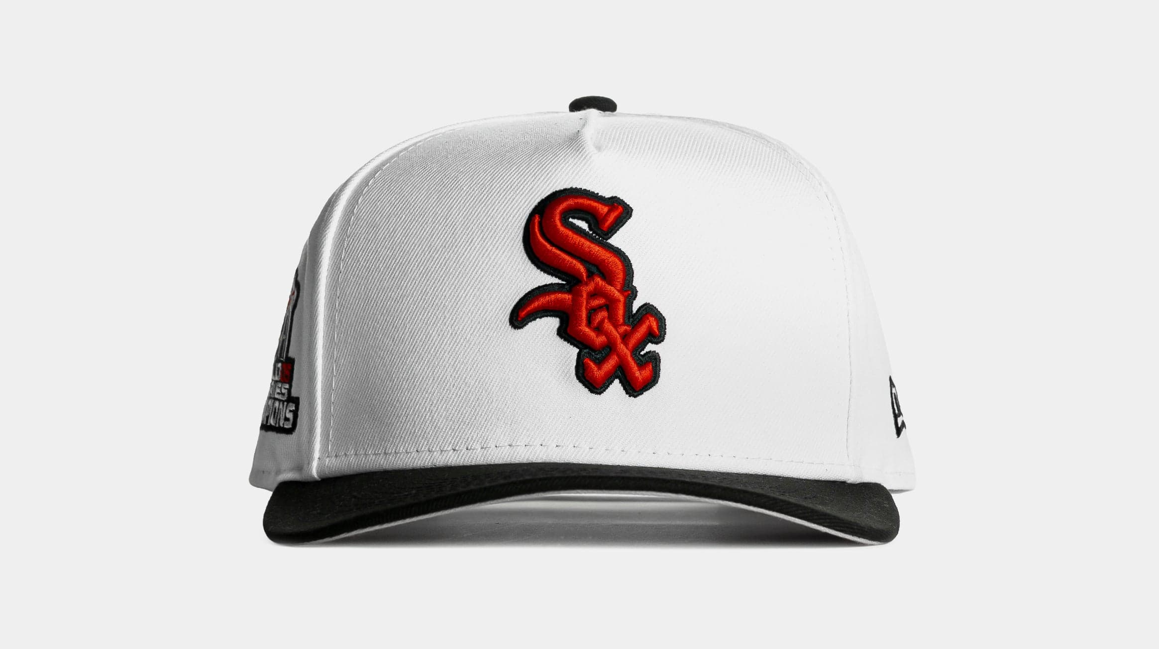 Shoe Palace Exclusive Two-Tone Contrast Stitched Chicago White Sox 9Fifty Snapback Mens Hat (White/Black)